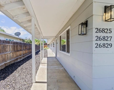 26825 Woodland Ave - Photo Thumbnail 1