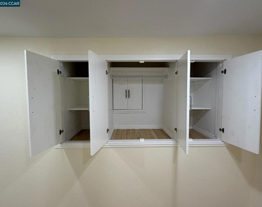 1417 Arlington Blvd - Photo Thumbnail 15