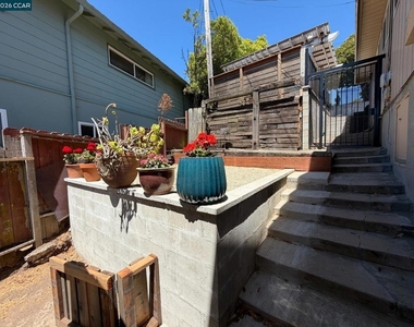 1417 Arlington Blvd - Photo Thumbnail 5