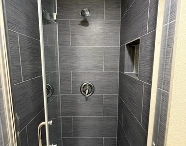 1417 Arlington Blvd - Photo Thumbnail 10