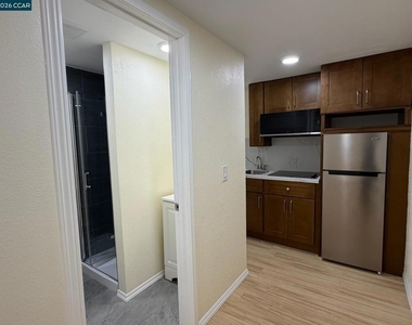 1417 Arlington Blvd - Photo Thumbnail 1