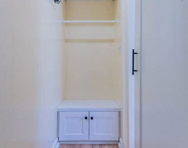 4170 Ince Boulevard - Photo Thumbnail 15