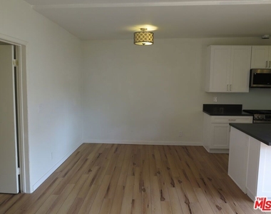 1022 N Croft Avenue - Photo Thumbnail 15