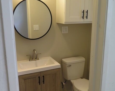 1022 N Croft Avenue - Photo Thumbnail 12