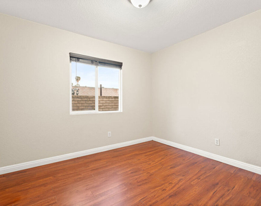 9155 Cedros Avenue - Photo Thumbnail 13