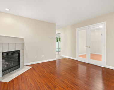 9155 Cedros Avenue - Photo Thumbnail 2