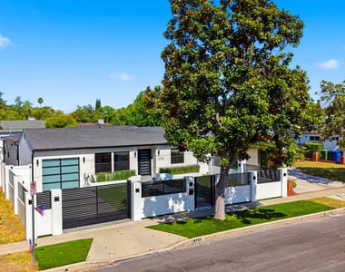 5735 Saloma Avenue - Photo Thumbnail 23