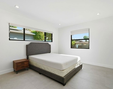 5735 Saloma Avenue - Photo Thumbnail 44