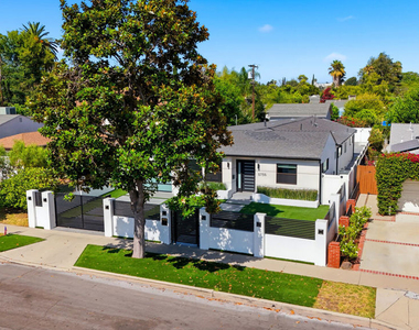5735 Saloma Avenue - Photo Thumbnail 22