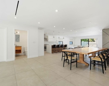 5735 Saloma Avenue - Photo Thumbnail 46