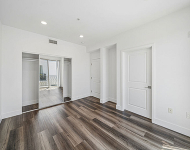 6002 Klump Avenue - Photo Thumbnail 14