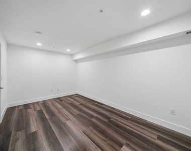 6002 Klump Avenue - Photo Thumbnail 9
