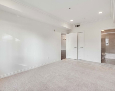 3328 Oakhurst Avenue - Photo Thumbnail 7
