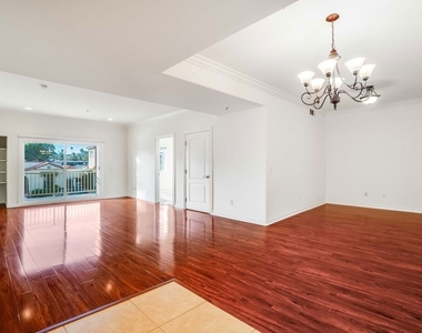 3328 Oakhurst Avenue - Photo Thumbnail 2