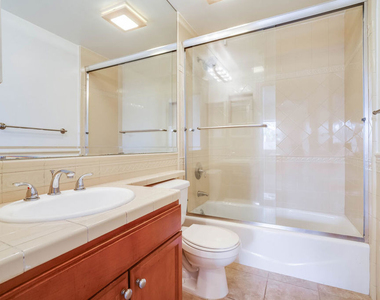 3328 Oakhurst Avenue - Photo Thumbnail 8