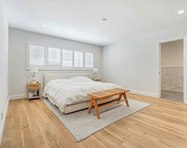 339 N Oakhurst Drive - Photo Thumbnail 5