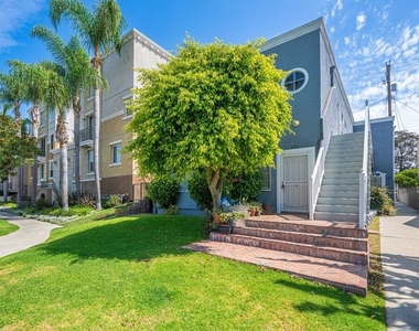 1820 S Barrington Avenue - Photo Thumbnail 1