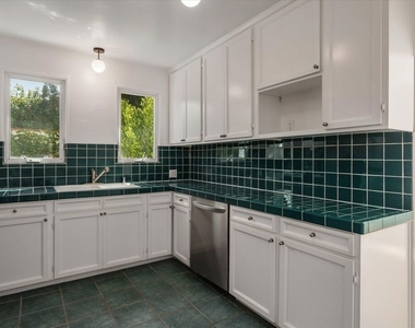 627 26th Street - Photo Thumbnail 8