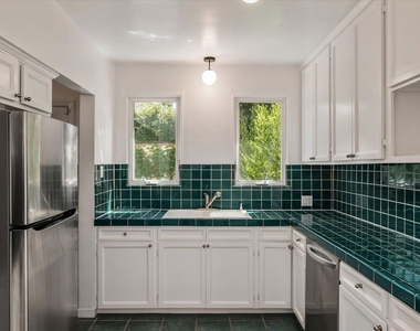 627 26th Street - Photo Thumbnail 7