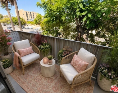 245 S Rampart Boulevard - Photo Thumbnail 5