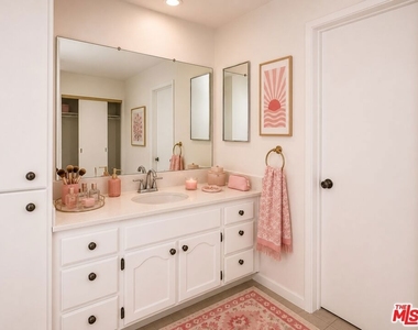 245 S Rampart Boulevard - Photo Thumbnail 7