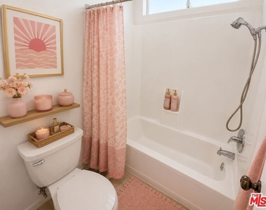 245 S Rampart Boulevard - Photo Thumbnail 6