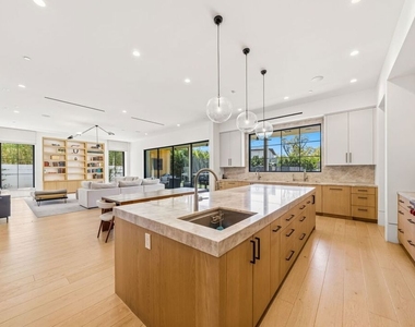 9206 Monte Mar Drive - Photo Thumbnail 12