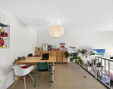 9034 Willis Avenue - Photo Thumbnail 6