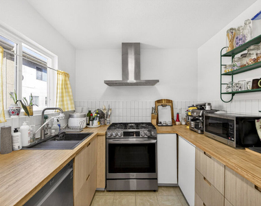 9034 Willis Avenue - Photo Thumbnail 8