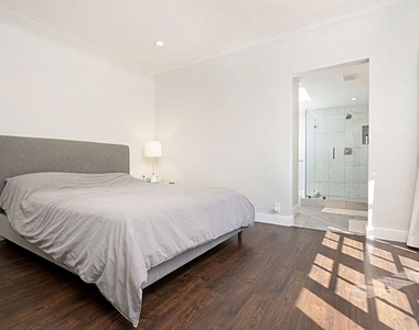 9023 Phyllis Avenue - Photo Thumbnail 25
