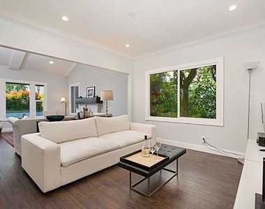 9023 Phyllis Avenue - Photo Thumbnail 14
