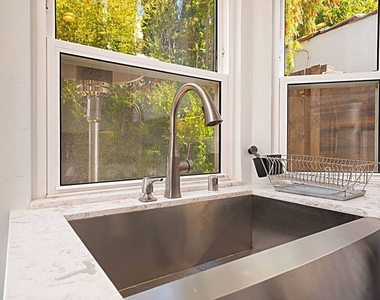 9023 Phyllis Avenue - Photo Thumbnail 21