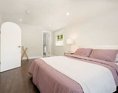 9023 Phyllis Avenue - Photo Thumbnail 29