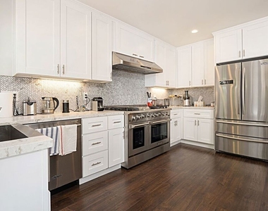 9023 Phyllis Avenue - Photo Thumbnail 23