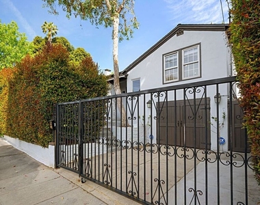 9023 Phyllis Avenue - Photo Thumbnail 3