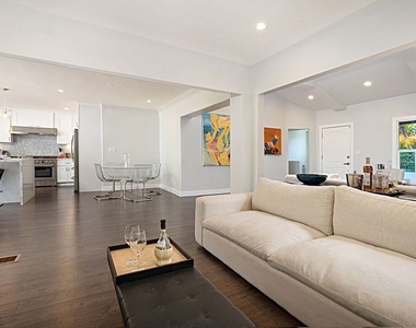 9023 Phyllis Avenue - Photo Thumbnail 15
