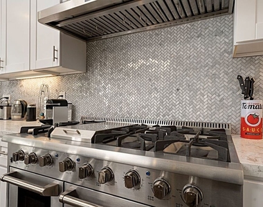 9023 Phyllis Avenue - Photo Thumbnail 20