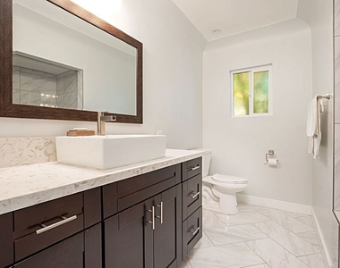 9023 Phyllis Avenue - Photo Thumbnail 24
