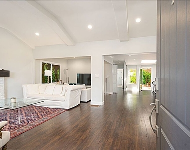 9023 Phyllis Avenue - Photo Thumbnail 9