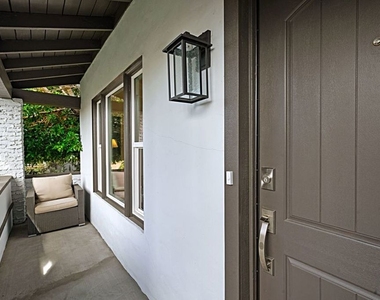 9023 Phyllis Avenue - Photo Thumbnail 8