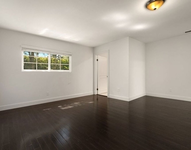 519 N Rexford Drive - Photo Thumbnail 23
