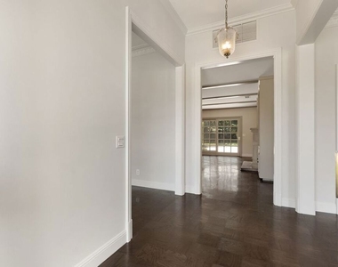 519 N Rexford Drive - Photo Thumbnail 7