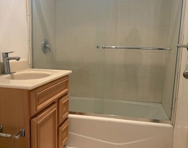 16699 Morrison Street - Photo Thumbnail 5
