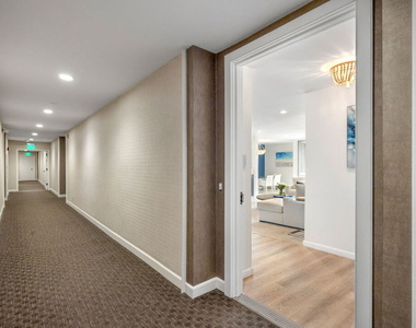 809 S Bundy Drive - Photo Thumbnail 25