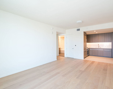 889 Francisco Street - Photo Thumbnail 7