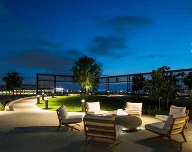 889 Francisco Street - Photo Thumbnail 36