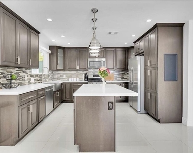 6500 Ponce Avenue - Photo Thumbnail 2