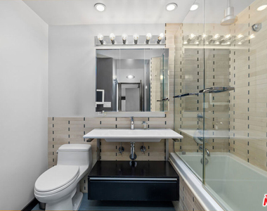 999 N Doheny Drive - Photo Thumbnail 9