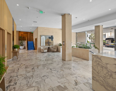 999 N Doheny Drive - Photo Thumbnail 26