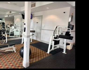 9229 Regents Rd - Photo Thumbnail 10